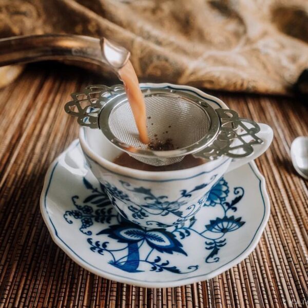 how to make iced chai, how to chai authentic indian chai, ice chai recipe, hot chai recipe, masala chai recipe, masala chai directions, chai tea recipe, organic chai tea, elegant tea strainer, english tea strainer